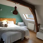 Bed & Breakfast Escale D'hotes Au Coeur Du Vieux Entre Namur Et Dinant 4*