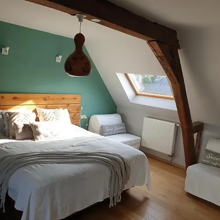 Bed & Breakfast Escale D'hotes Au Coeur Du Vieux Entre Namur Et Dinant, Pres De La Meuse 4*
