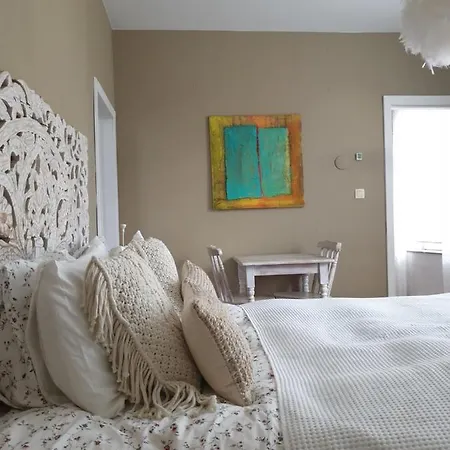 Escale D'hotes Au Coeur Du Vieux Entre Namur Et Dinant