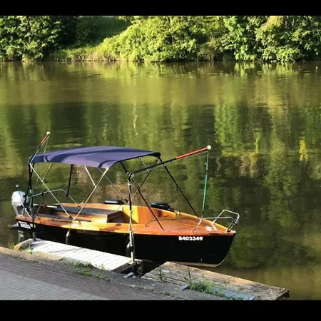 Escale D'hotes Au Coeur Du Vieux Entre Namur Et Dinant B&B 4*