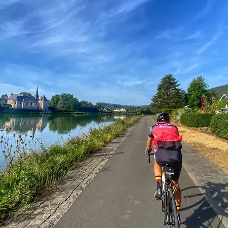 Bed & Breakfast Escale D'hotes Au Coeur Du Vieux Entre Namur Et Dinant 4*