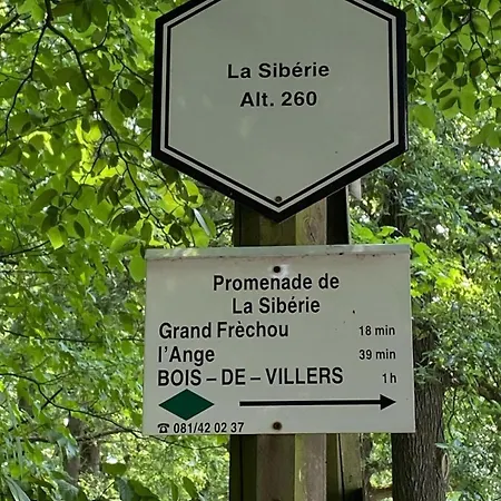 Escale D'hotes Au Coeur Du Vieux Entre Namur Et Dinant Bed & Breakfast