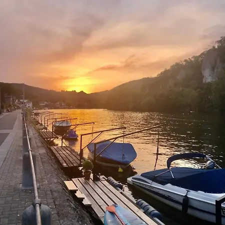 Escale D'hotes Au Coeur Du Vieux Entre Namur Et Dinant, Pres De La Meuse Panzió 4*