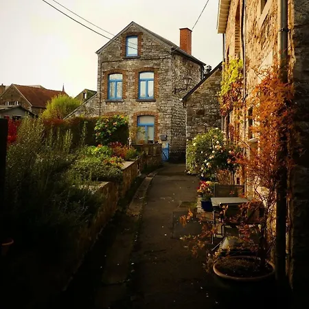 B&B Escale D'hotes Au Coeur Du Vieux Entre Namur Et Dinant 4*