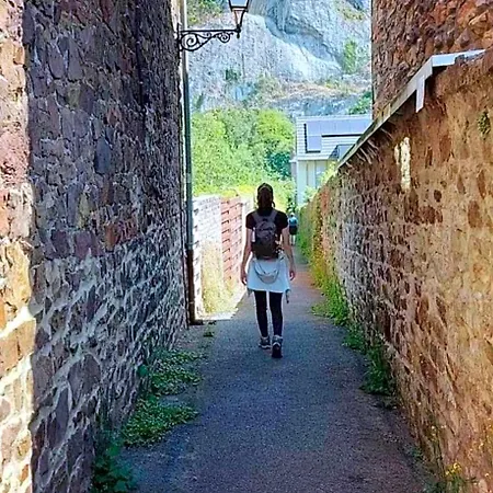 Panzió Escale D'hotes Au Coeur Du Vieux Entre Namur Et Dinant, Pres De La Meuse