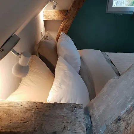 Escale D'hotes Au Coeur Du Vieux Entre Namur Et Dinant B&B