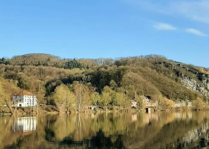 Escale D'hotes Au Coeur Du Vieux Entre Namur Et Dinant Nocleg ze śniadaniem 4*